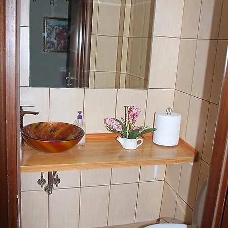Kristal Hotell Prínos